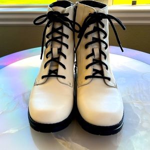 Cole Hahn Leather lace up Combat Boots